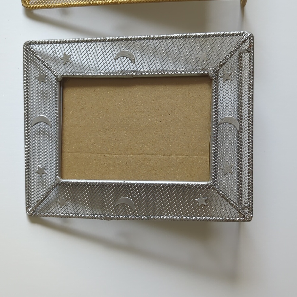 Frames Metal Set of 2 Moons and Stars 1 Gold 1 Silver Both Sitters Pairs - Picture 3 of 8